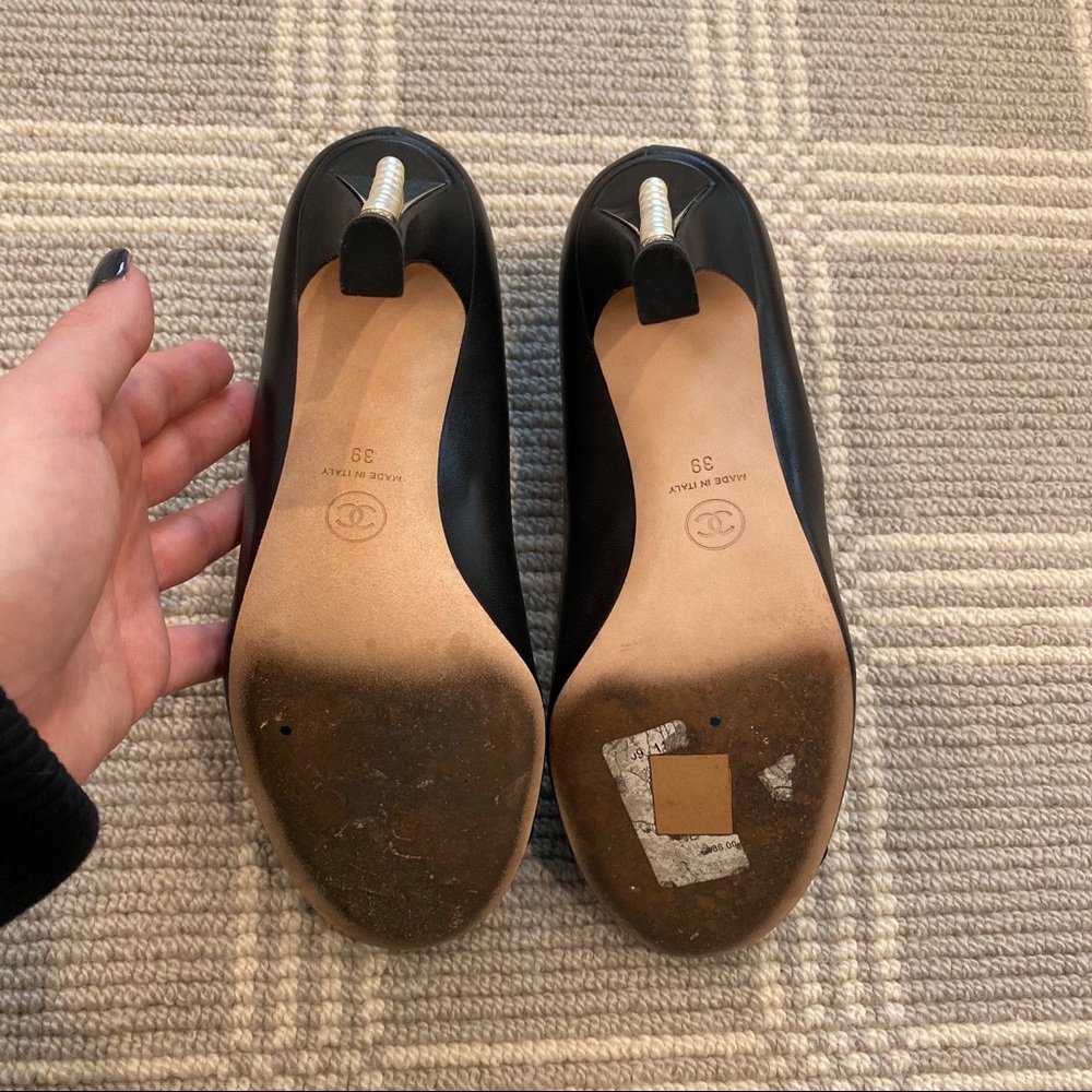 Chanel Pumps With Pearl Heel - Picture 5 of 7